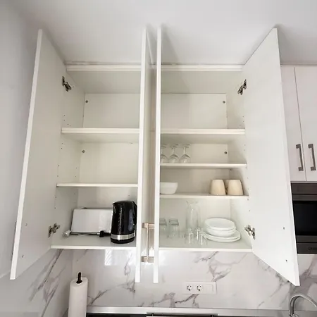 Estudio, Apartman *