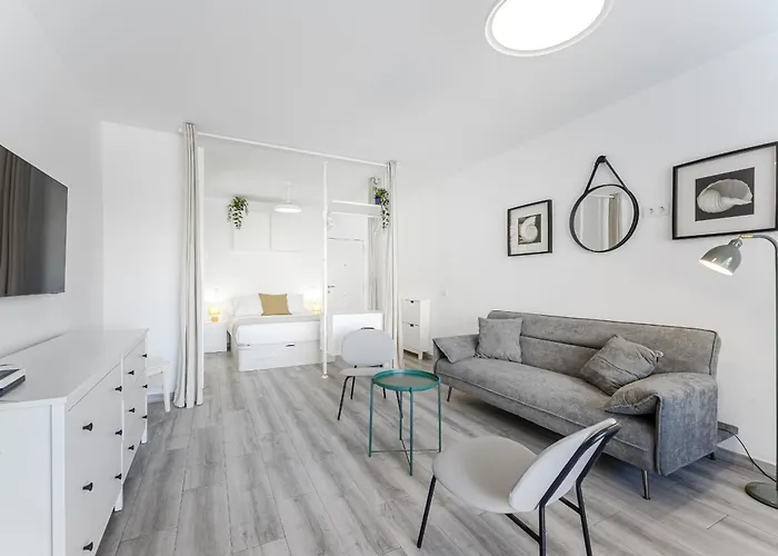 Apartament Estudio, *